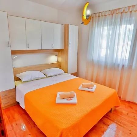 Mato Apartment *