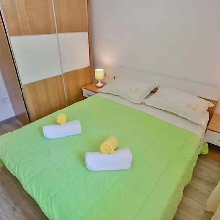 Mato Apartment Sutivan
