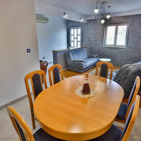 Apartment Mato *