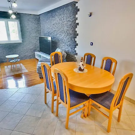 Apartment Mato Sutivan