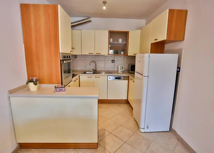 Lenka Mato * Sutivan