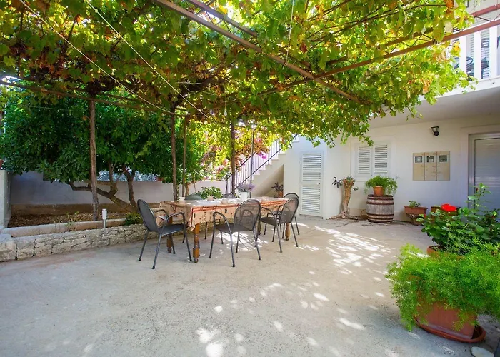 Lenka Mato * Sutivan