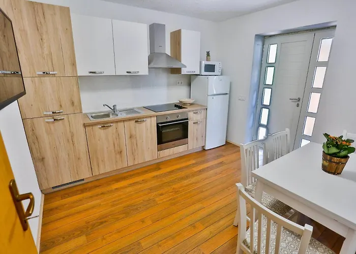 Lenka Mato Apartamento