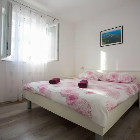 Lenka Mato Appartement