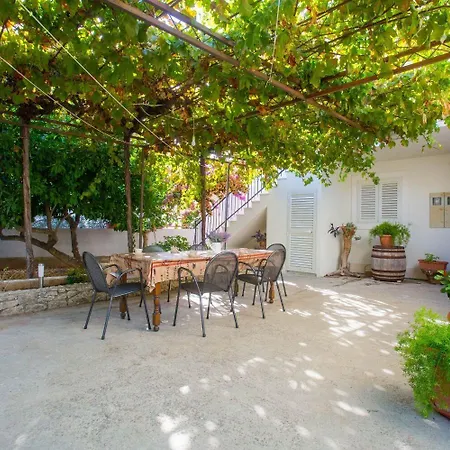 Lenka Mato * Sutivan