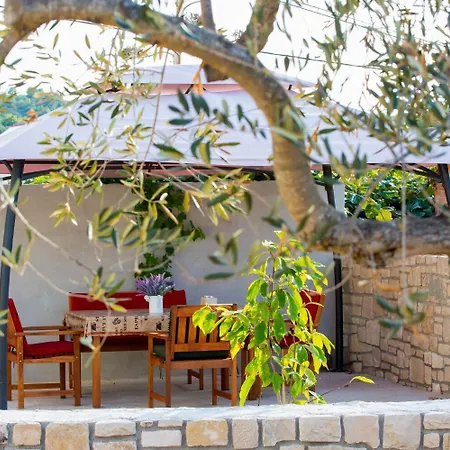 Lenka Mato * Sutivan