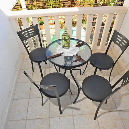 Lenka Mato * Sutivan