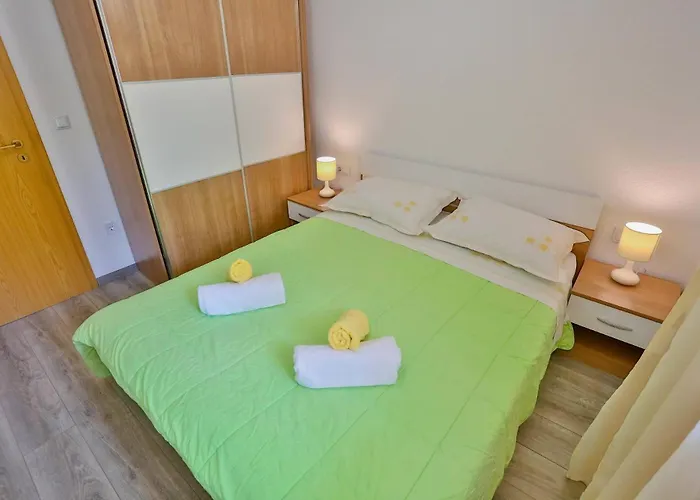 Lenka Mato Apartament Sutivan