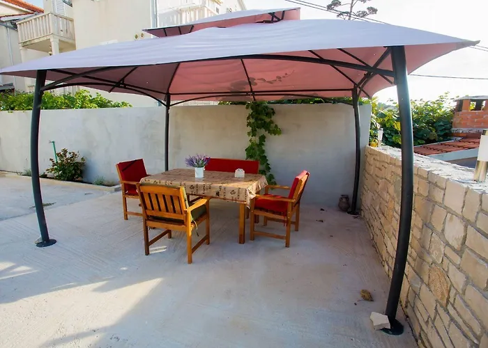 Lenka Mato Apartament Sutivan