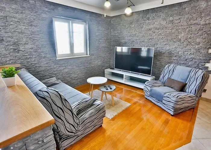 Lenka Mato Apartament Sutivan