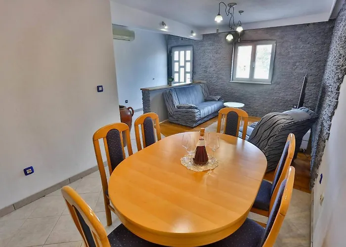 Apartament Lenka Mato *